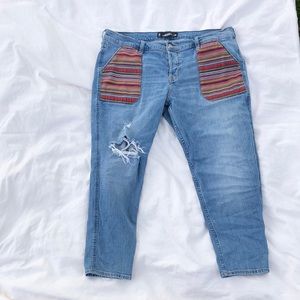 Hollister embroidered vintage boyfriend jeans